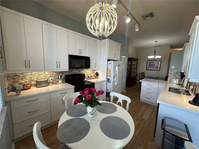 14911 SW 15th St 14911, Pembroke Pines, FL 33027