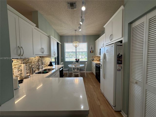 14911 SW 15th St 14911, Pembroke Pines, FL 33027