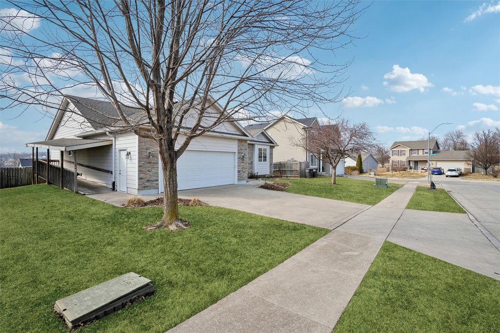 5720 SE 35th Street, Des Moines, IA 50320
