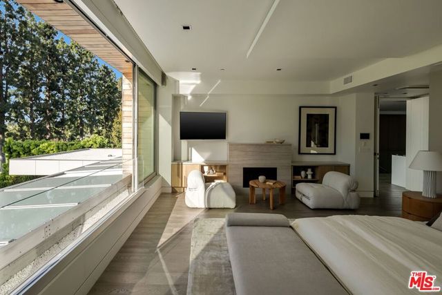 13120 Nimrod Place, Los Angeles, CA 90049