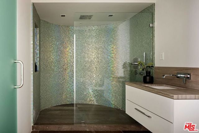 13120 Nimrod Place, Los Angeles, CA 90049