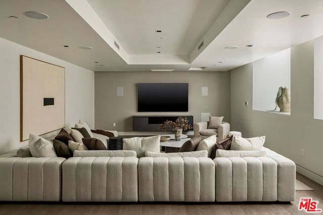 13120 Nimrod Place, Los Angeles, CA 90049