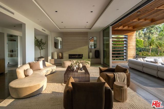 13120 Nimrod Place, Los Angeles, CA 90049