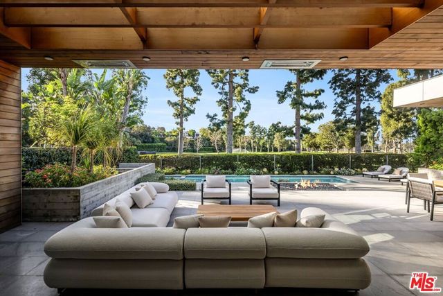 13120 Nimrod Place, Los Angeles, CA 90049