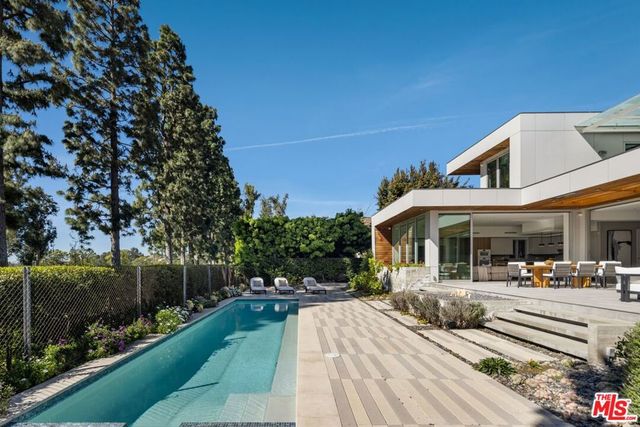 13120 Nimrod Place, Los Angeles, CA 90049