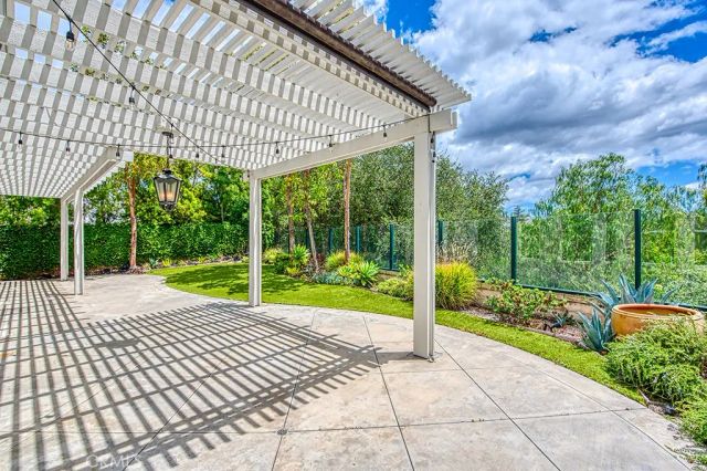30 Eisenhower Lane Lane, Coto De Caza, CA 92679