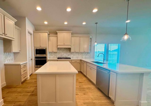 1638 Lorenzo Lane, Magnolia, TX 77354