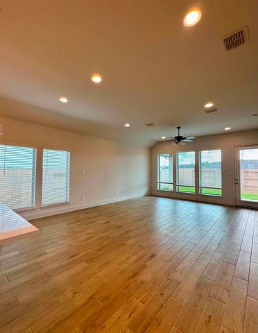 1638 Lorenzo Lane, Magnolia, TX 77354