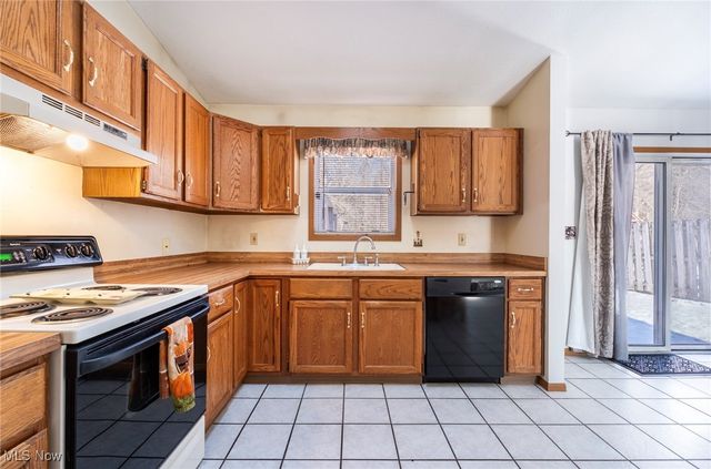 674 Angiline Drive, Youngstown, OH 44512