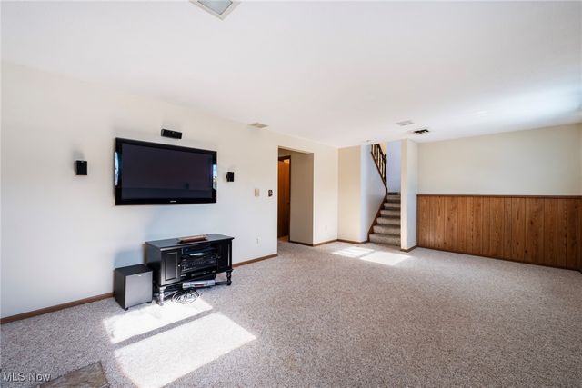 674 Angiline Drive, Youngstown, OH 44512