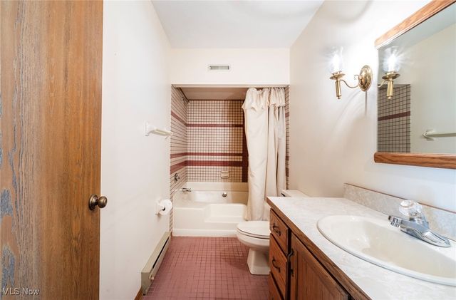 674 Angiline Drive, Youngstown, OH 44512