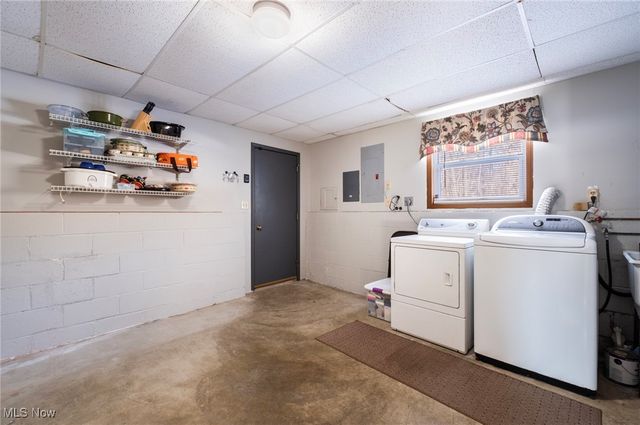 674 Angiline Drive, Youngstown, OH 44512