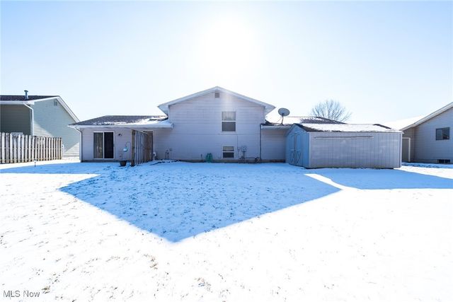 674 Angiline Drive, Youngstown, OH 44512