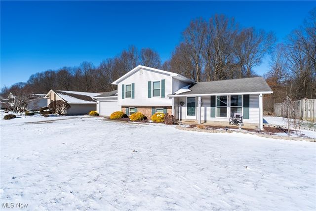 674 Angiline Drive, Youngstown, OH 44512