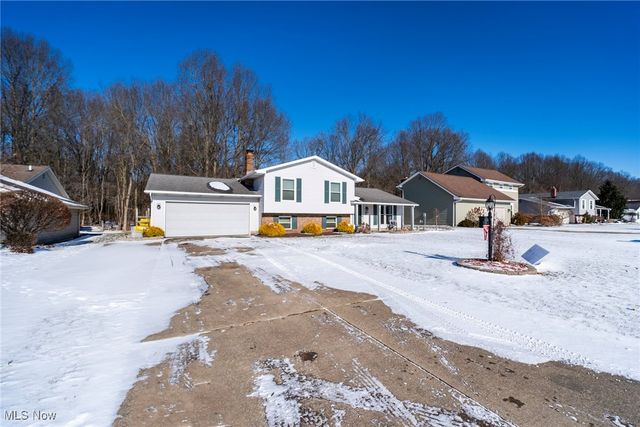 674 Angiline Drive, Youngstown, OH 44512