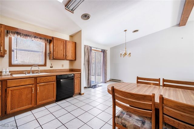 674 Angiline Drive, Youngstown, OH 44512