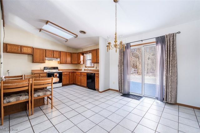 674 Angiline Drive, Youngstown, OH 44512