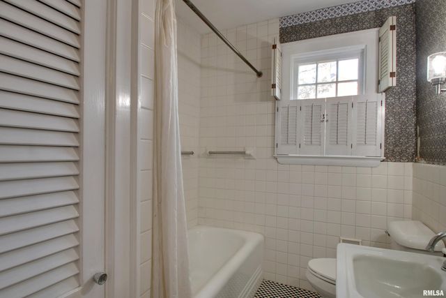 2808 Maine Street, Quincy, IL 62301