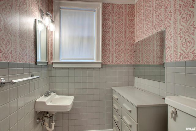 2808 Maine Street, Quincy, IL 62301