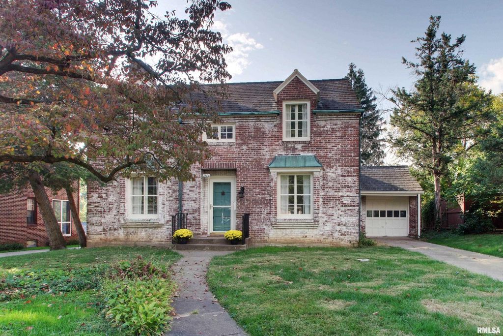 2808 Maine Street, Quincy, IL 62301