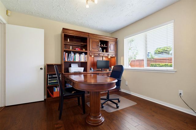 410 Village Creek Drive, Webster, TX 77598