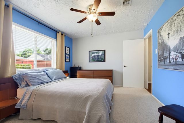 410 Village Creek Drive, Webster, TX 77598
