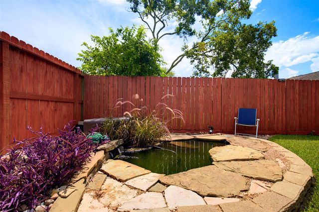 410 Village Creek Drive, Webster, TX 77598
