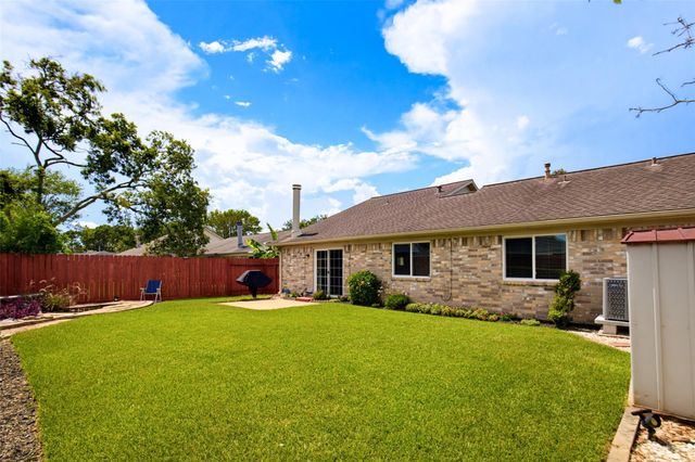410 Village Creek Drive, Webster, TX 77598