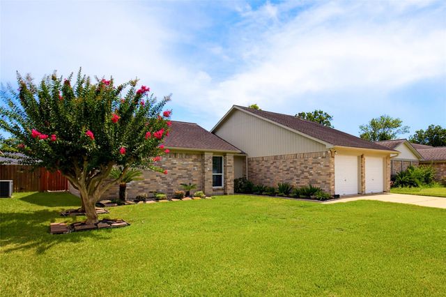 410 Village Creek Drive, Webster, TX 77598