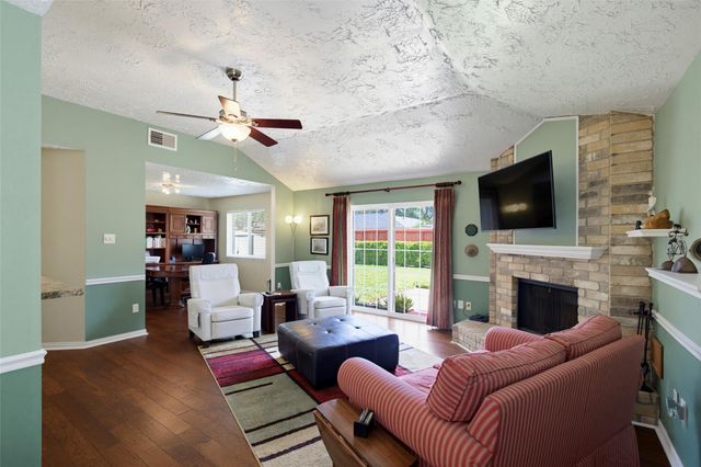 410 Village Creek Drive, Webster, TX 77598