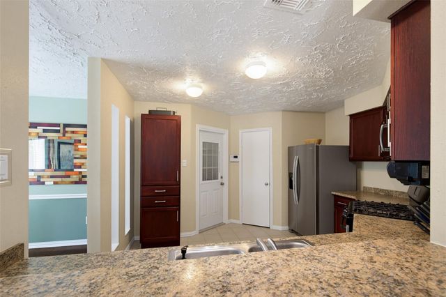 410 Village Creek Drive, Webster, TX 77598