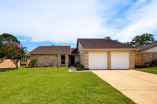410 Village Creek Drive, Webster, TX 77598
