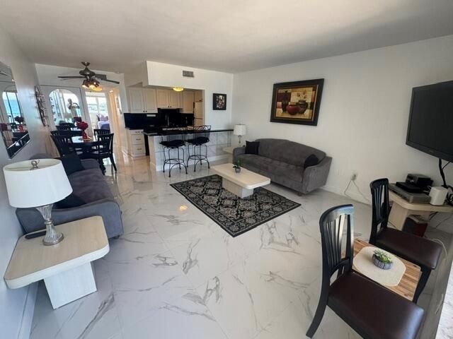 300 Oregon Street 502, Hollywood, FL 33019