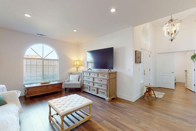 1876 McCune Ave, Yuba City, CA 95993