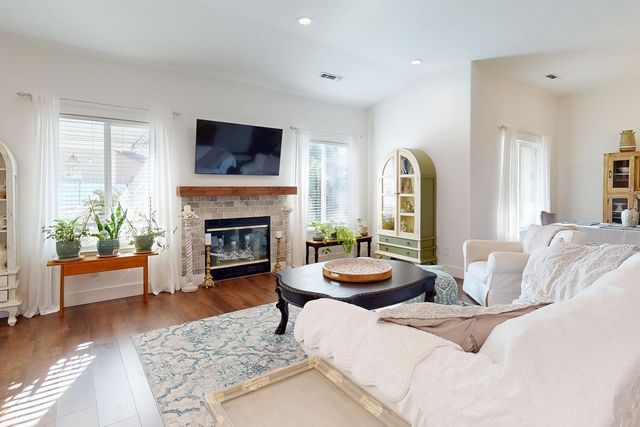 1876 McCune Ave, Yuba City, CA 95993