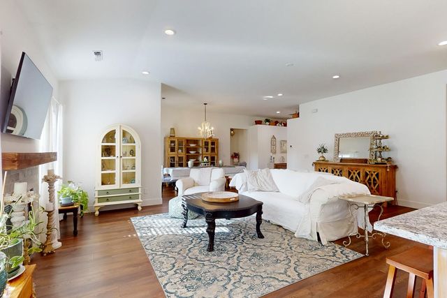 1876 McCune Ave, Yuba City, CA 95993