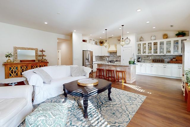 1876 McCune Ave, Yuba City, CA 95993