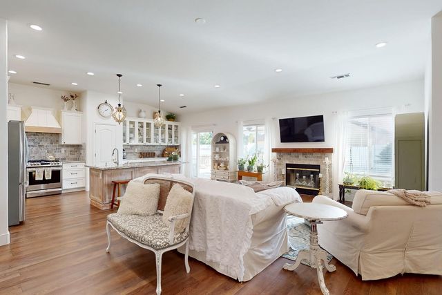 1876 McCune Ave, Yuba City, CA 95993