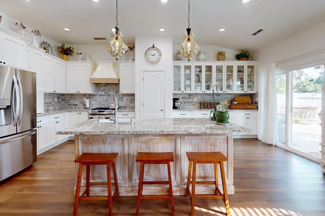 1876 McCune Ave, Yuba City, CA 95993