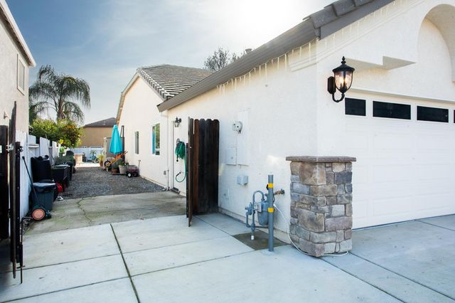 1876 McCune Ave, Yuba City, CA 95993