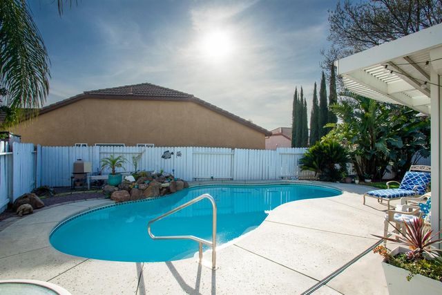 1876 McCune Ave, Yuba City, CA 95993