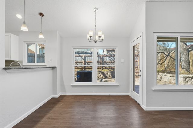 952 Ramblewood Drive, Lewisville, TX 75067