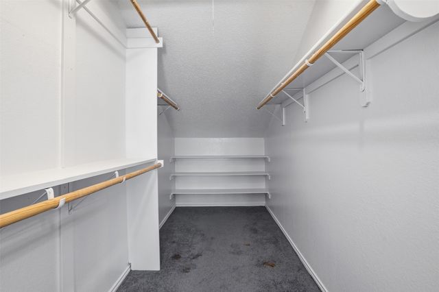 952 Ramblewood Drive, Lewisville, TX 75067