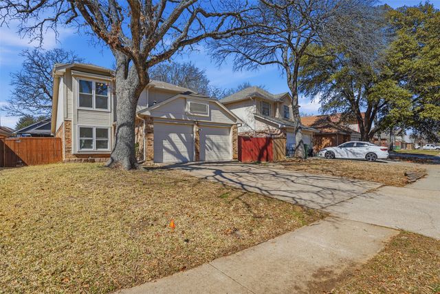 952 Ramblewood Drive, Lewisville, TX 75067