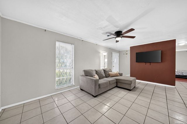 335 PARK PLZ, San Antonio, TX 78237