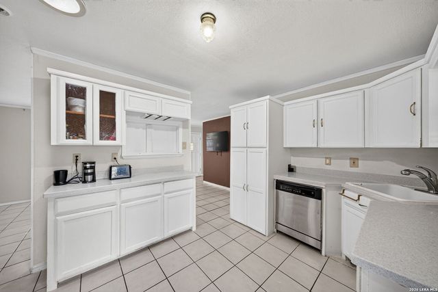 335 PARK PLZ, San Antonio, TX 78237