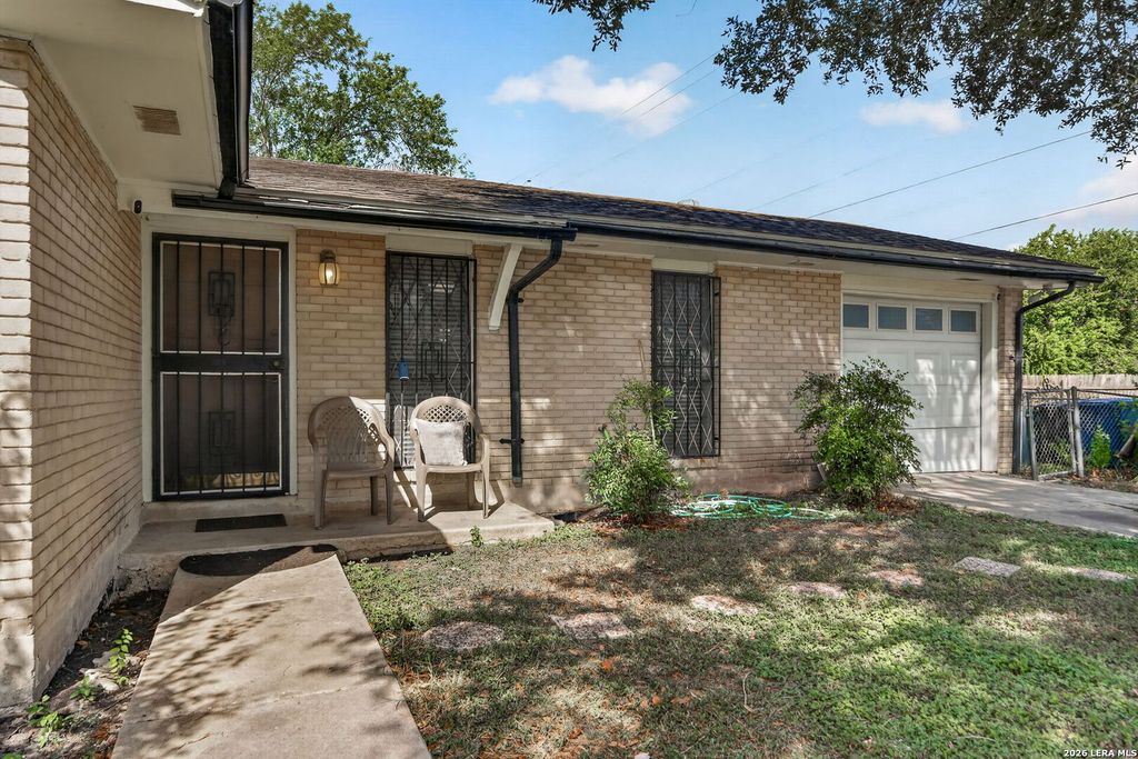 335 PARK PLZ, San Antonio, TX 78237