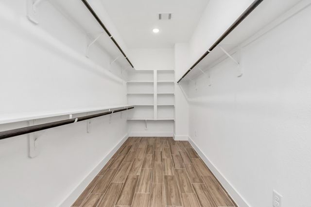 5617 Savyon Drive, Houston, TX 77091