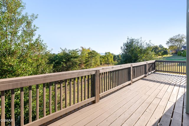 836 River Cliff Drive, Kodak, TN 37764