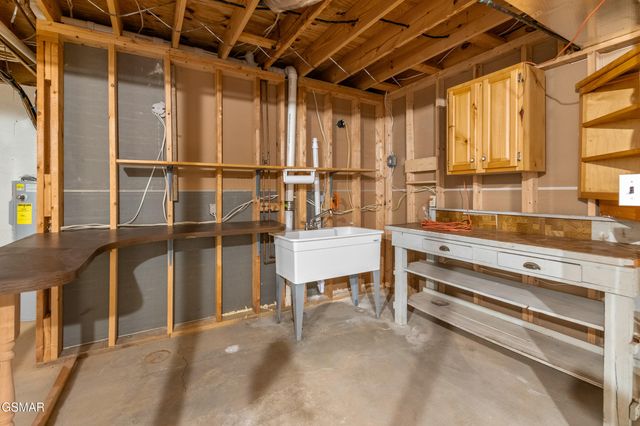 836 River Cliff Drive, Kodak, TN 37764